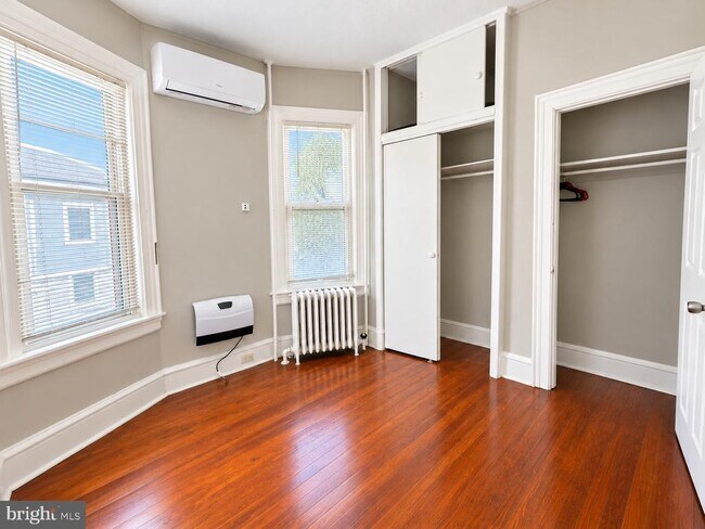 Building Photo - 5548 Sansom St