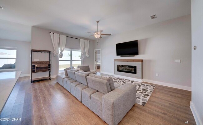 Building Photo - 295 Bayou Bend Ln