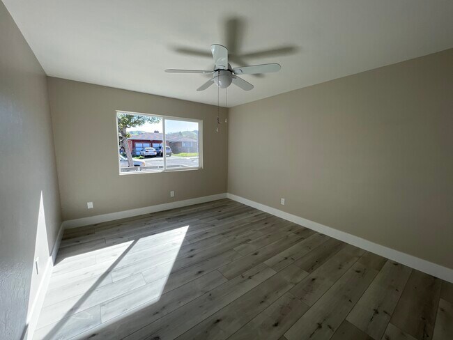 Building Photo - 3856 Brookside Dr