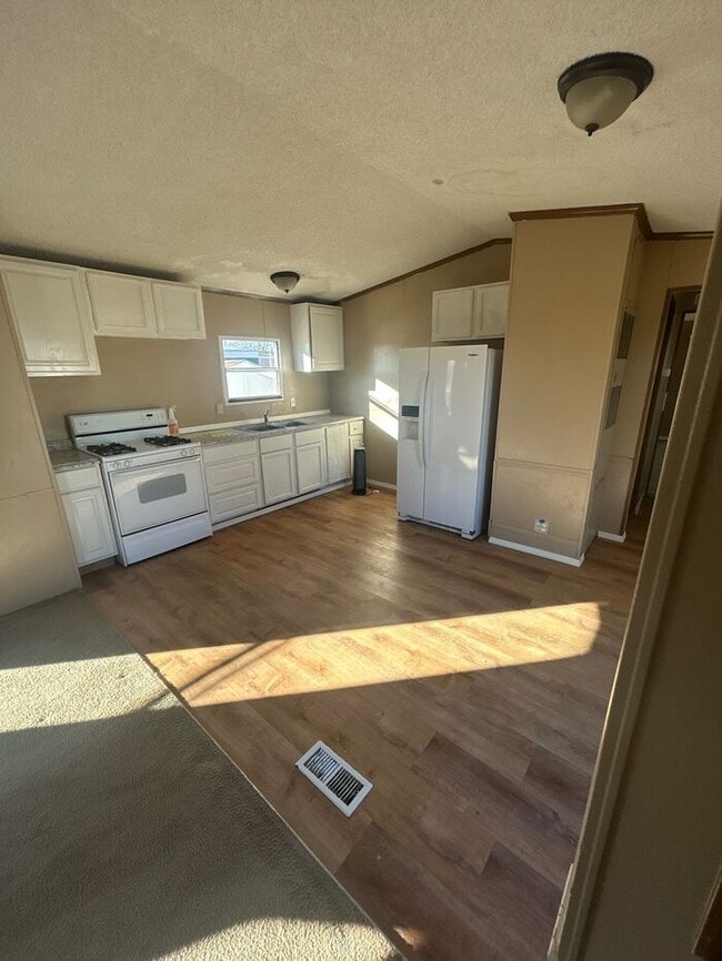 Building Photo - Newly Remobile Home For sale