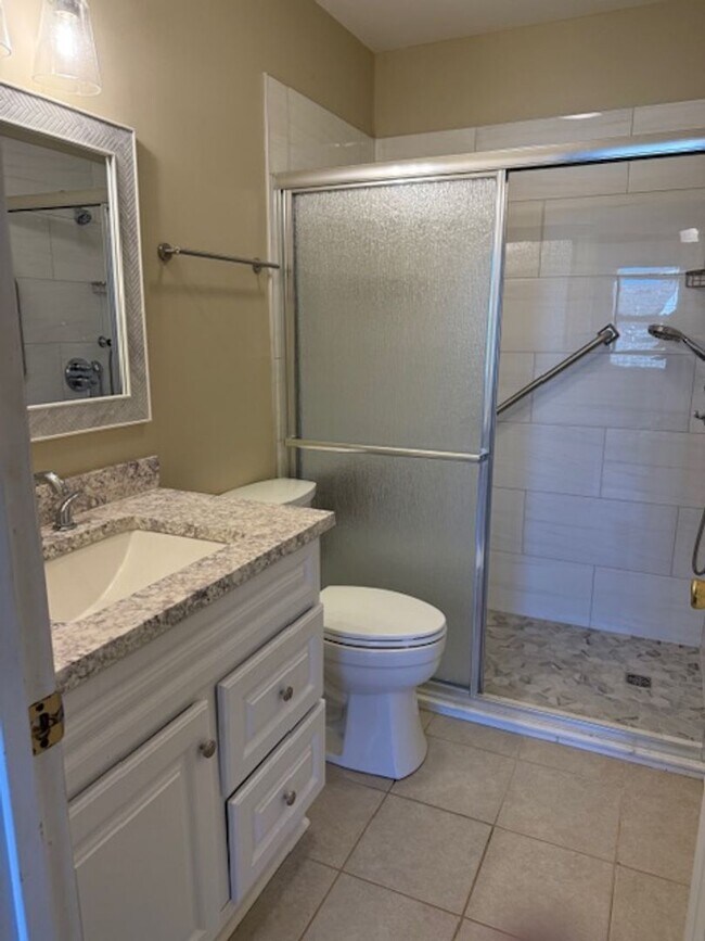 Building Photo - Knoxville 37922 - 3 bedroom, 2 bath home - Contact Susan Niedergeses (865) 300-4722