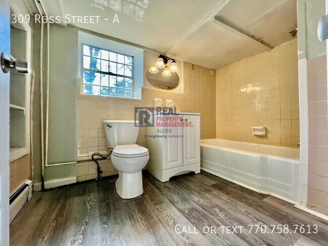 Building Photo - 309 Ross St NE