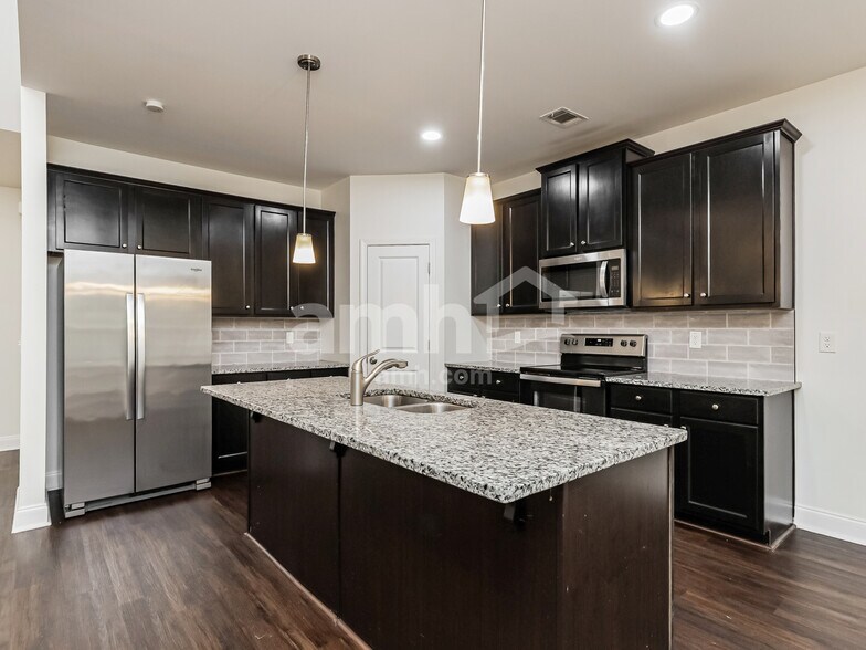 Building Photo - 121 Coulter Woods Dr
