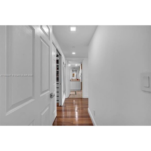 Building Photo - 1643 Brickell Ave