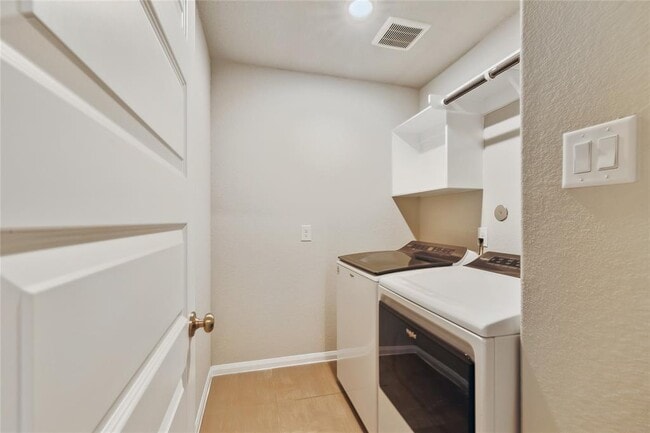 Building Photo - 17533 Rosette Grass Dr