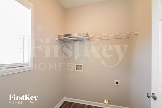 Building Photo - 113 Rosalynn Ct