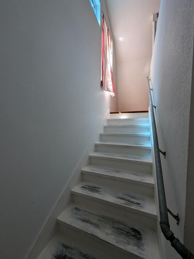 Building Photo - 3348 Lowery Dr