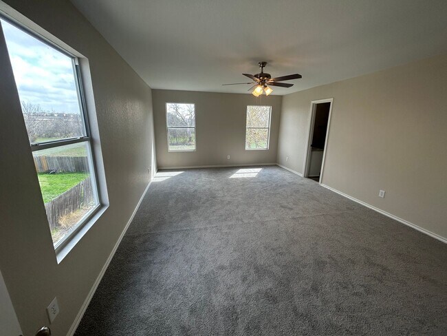 Building Photo - *COMING SOON* Desirable Location In Cibolo! Spacious Home with Loft & Fenced Backyard!