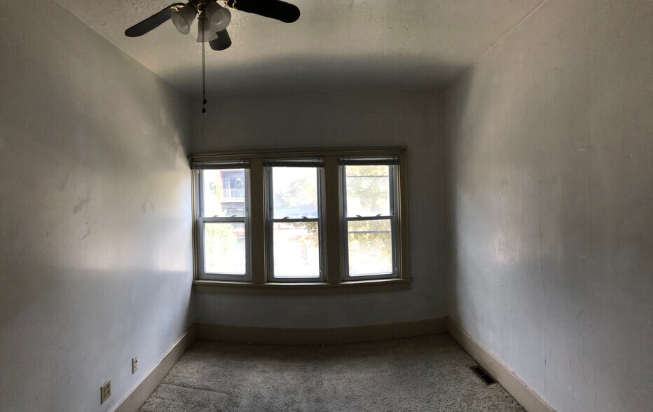 S/E Bedroom XLarge - 1527 N Jackson St