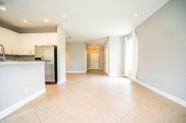 Building Photo - 1064 Cheval Dr