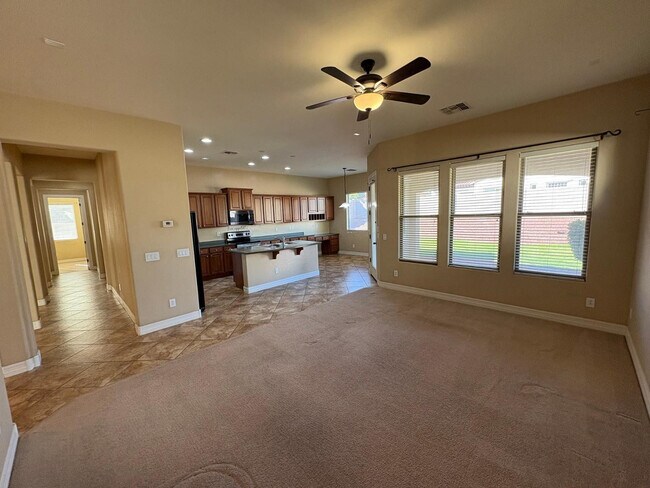 Building Photo - 15234 W Voltaire St