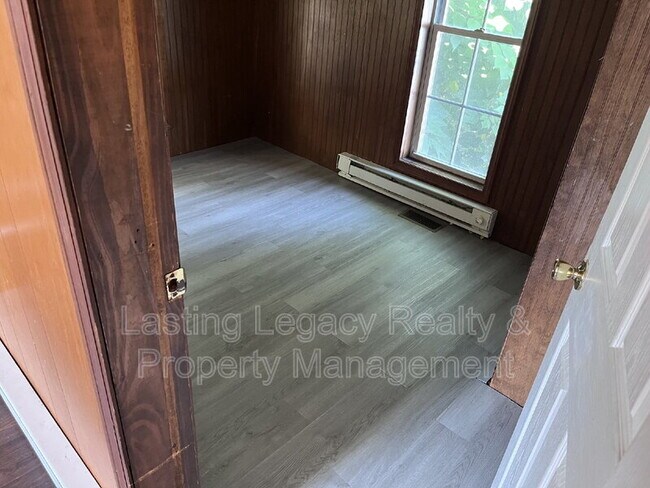 Building Photo - 438 Crews St