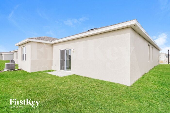 Building Photo - 421 Reina Wy