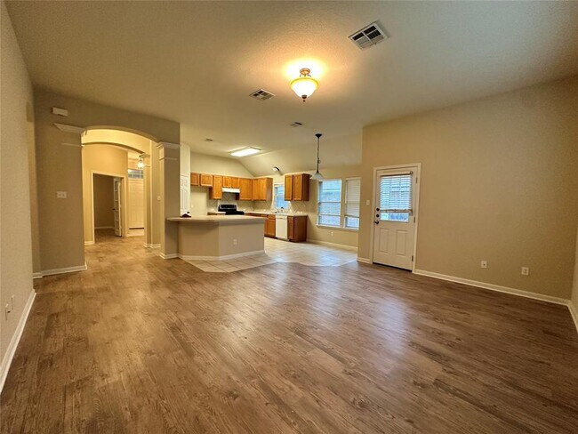 Building Photo - 315 Sendero Ln