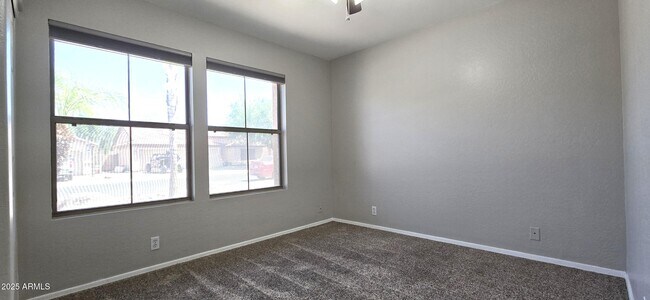 Building Photo - 4117 W Menadota Dr