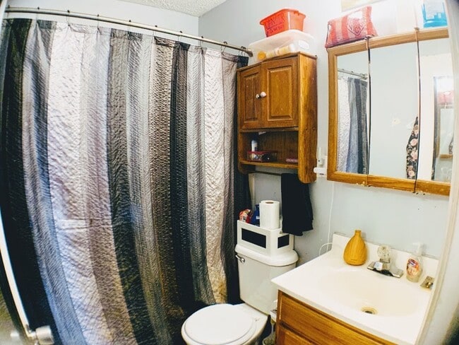 Building Photo - STAFFORD DUPLEX - CLOSE TO TBS GATE OF QUA...
