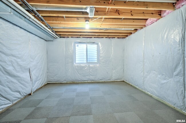 Building Photo - 2708 W Sesame St