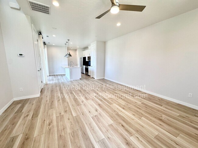 Building Photo - Luxury Gated Townhome in Star – Available Soon!