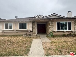 Building Photo - 1110 Hull Pl
