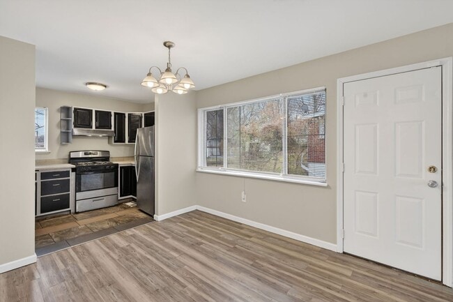 Building Photo - Updated 3-Bedroom Home with Fenced Yard in Florissant