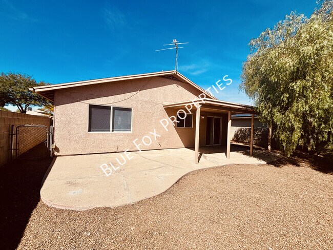 Building Photo - 4775 S Wild Rose Dr