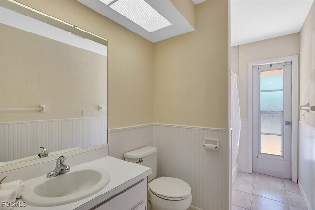 Building Photo - 2126 SW 48th Terrace