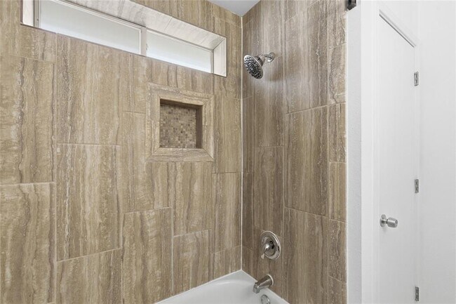 Building Photo - 1109 Mooreland Dr