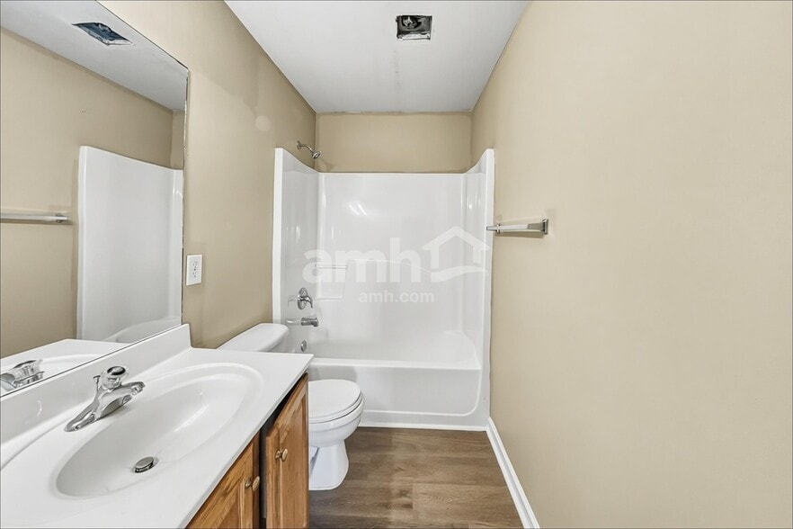 Building Photo - 2251 Monthemer Cv