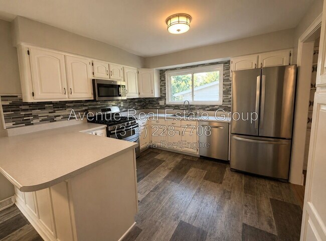 Building Photo - 808 Brookvale Terrace