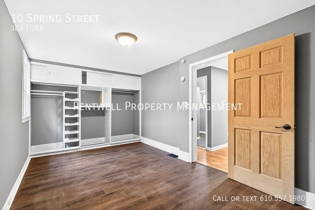 Building Photo - 10 S Spring St