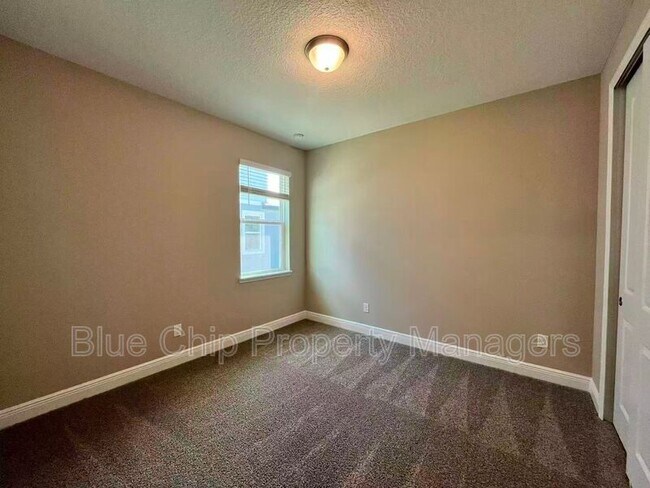 Building Photo - 368 Birkdale Dr