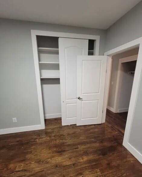 Building Photo - 676 E 5th St