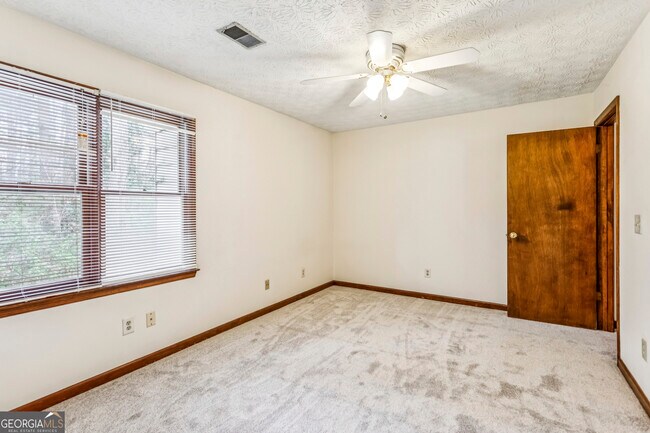 Building Photo - 1105 Booth Ct SW