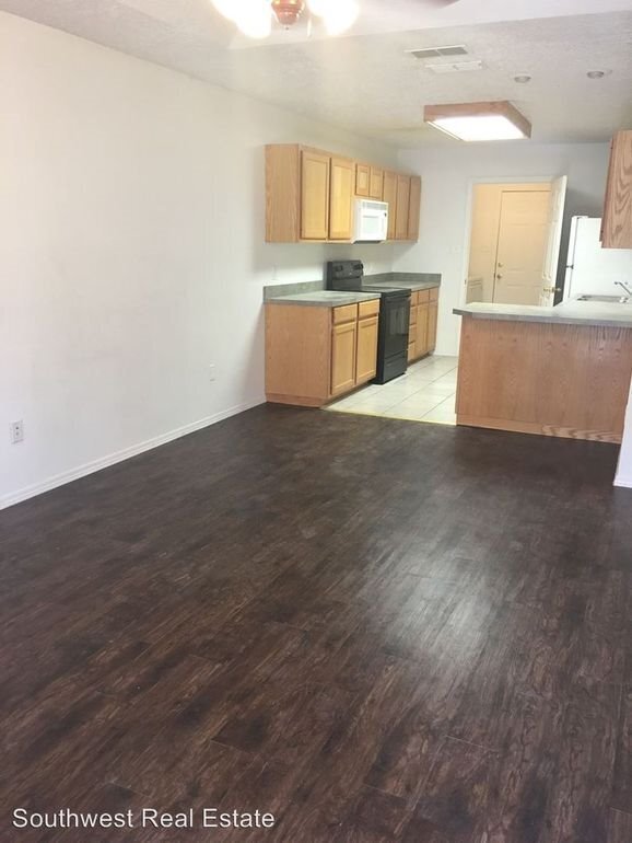 Building Photo - 2 Bed 2 Bath Apt--Perfect for roommates!!