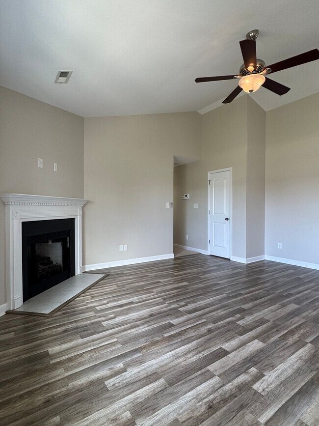 Building Photo - Sensational in Sagewood!