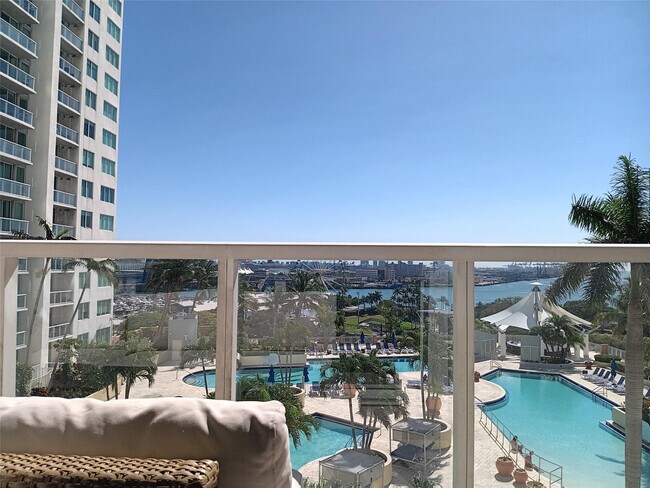 Building Photo - 253 NE 2nd St