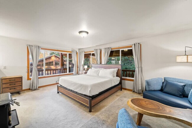 Building Photo - 7755 Cully Ln