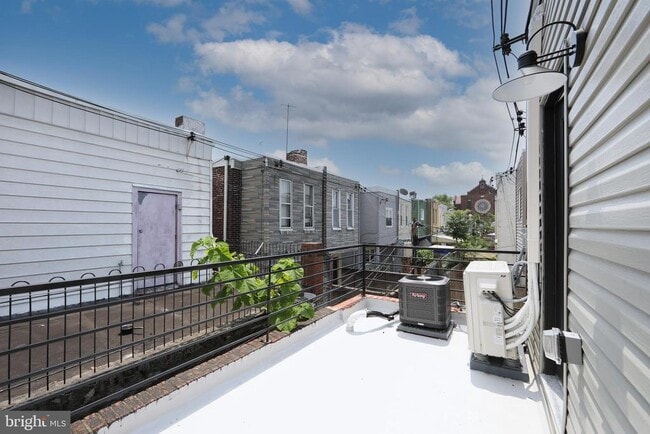 Building Photo - 2001 S Norwood St