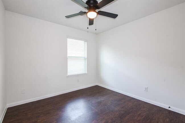 Building Photo - 6226 El Granate Dr