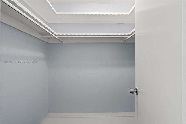 Building Photo - 1300 NE 191st St