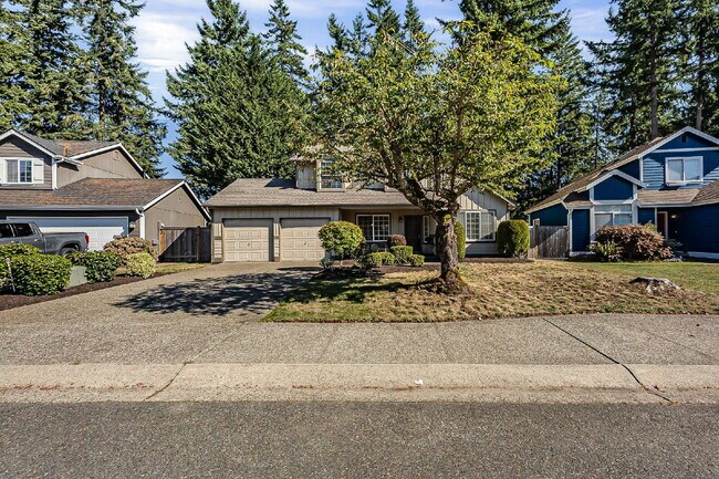 Building Photo - **NO SHOWINGS AT THIS TIME. WE HAVE A PEND...