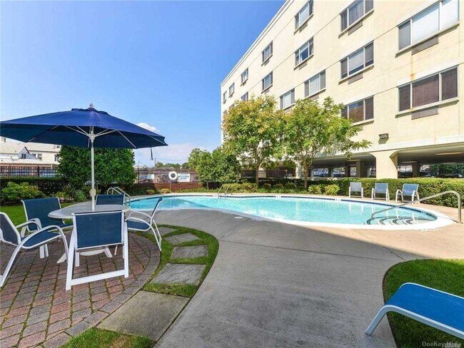 Building Photo - 130 Post Ave