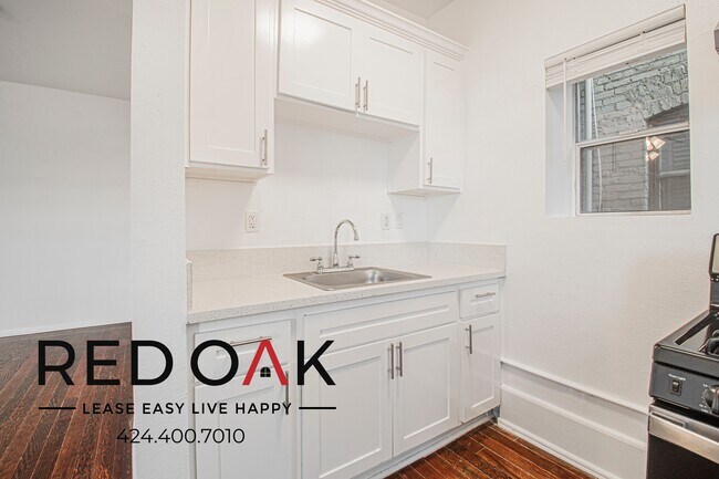 Building Photo - 915 S Carondelet St