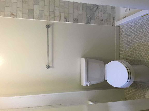 Building Photo - "Chic 2-Bed Gem with Granite Elegance in P...