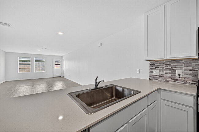 Building Photo - 6818 Eastern Cottonwood Ln