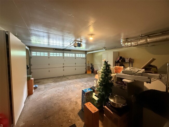 Building Photo - 50 Terrehans Ln