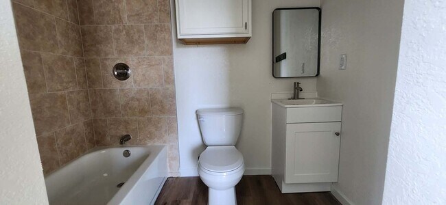 Building Photo - Beautifully Remodeled 3 Bed / 2 Bath Home with Large Backyard