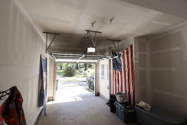 Building Photo - 1500 W Moore St