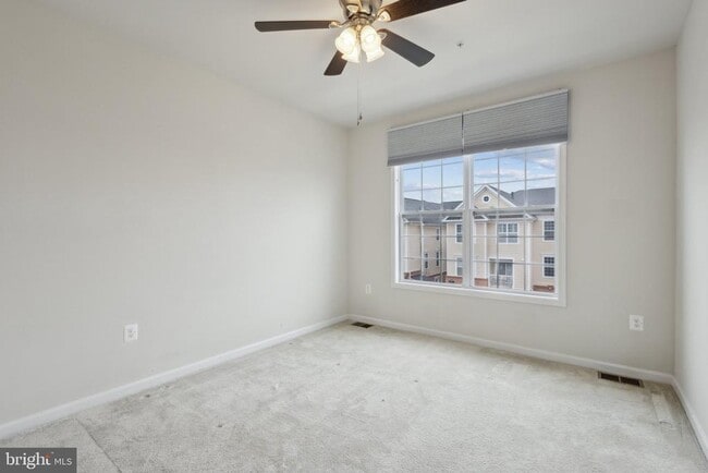 Building Photo - 23235 Milltown Knoll Square