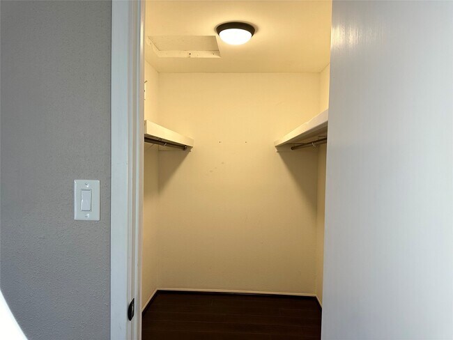 Building Photo - 3200 S Gessner Rd